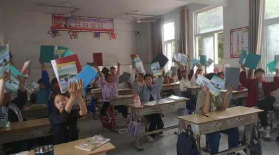 “阳光护航，与爱同行”爱心助学活动 一封心愿单，两行辛酸泪