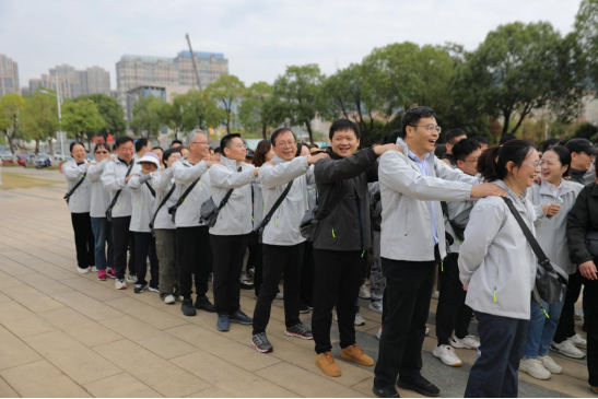 决战四季度，健步加速度！